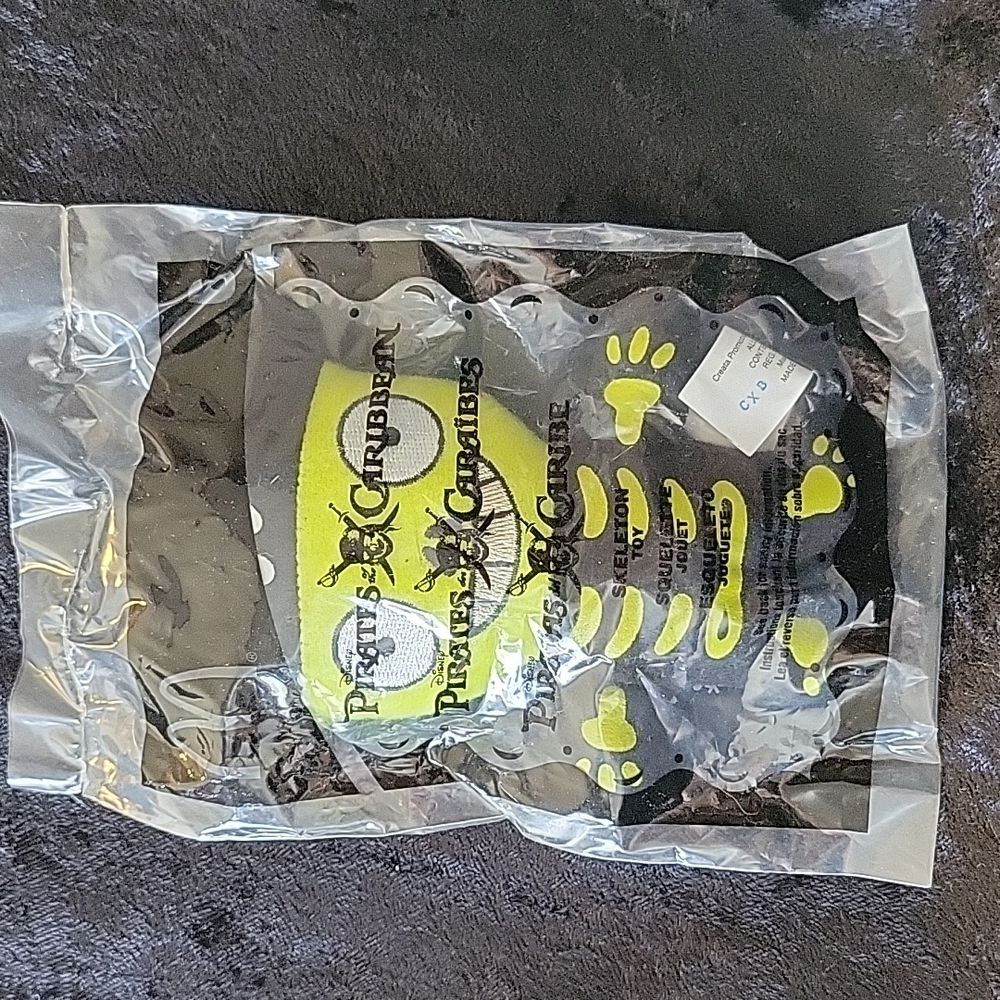2006 McDonald's Happy Meal Pirates of the Caribbean Skeleton toy #6